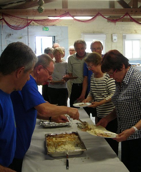 2012-06-27 48 Une assiette dans chaque main.JPG